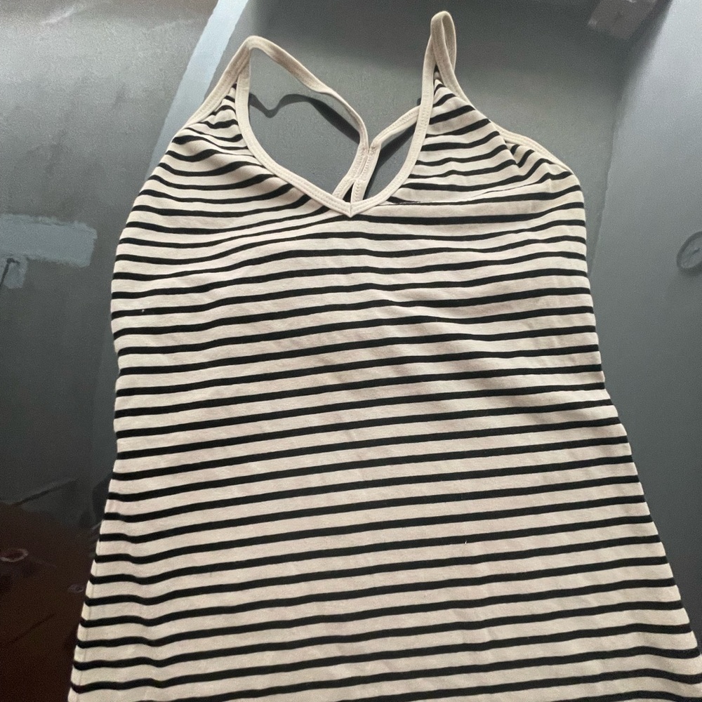 Hard tail top